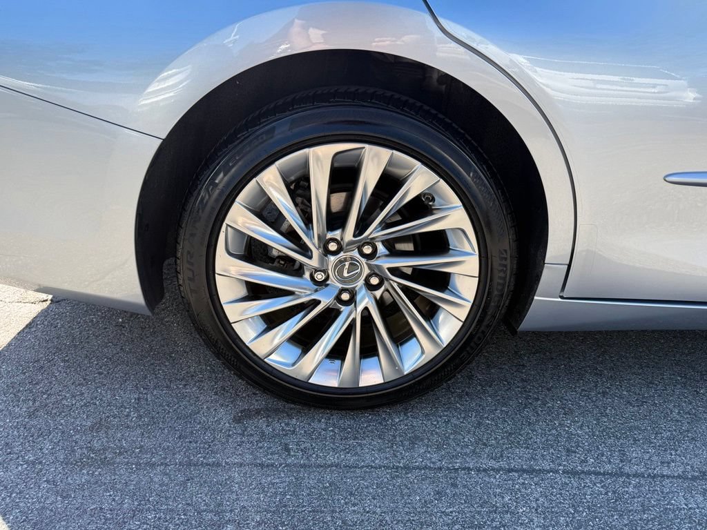 Used 2024 Lexus ES 300h w/ Premium Package FWD image 25
