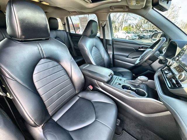 Used 2022 Toyota Highlander XLE image 34