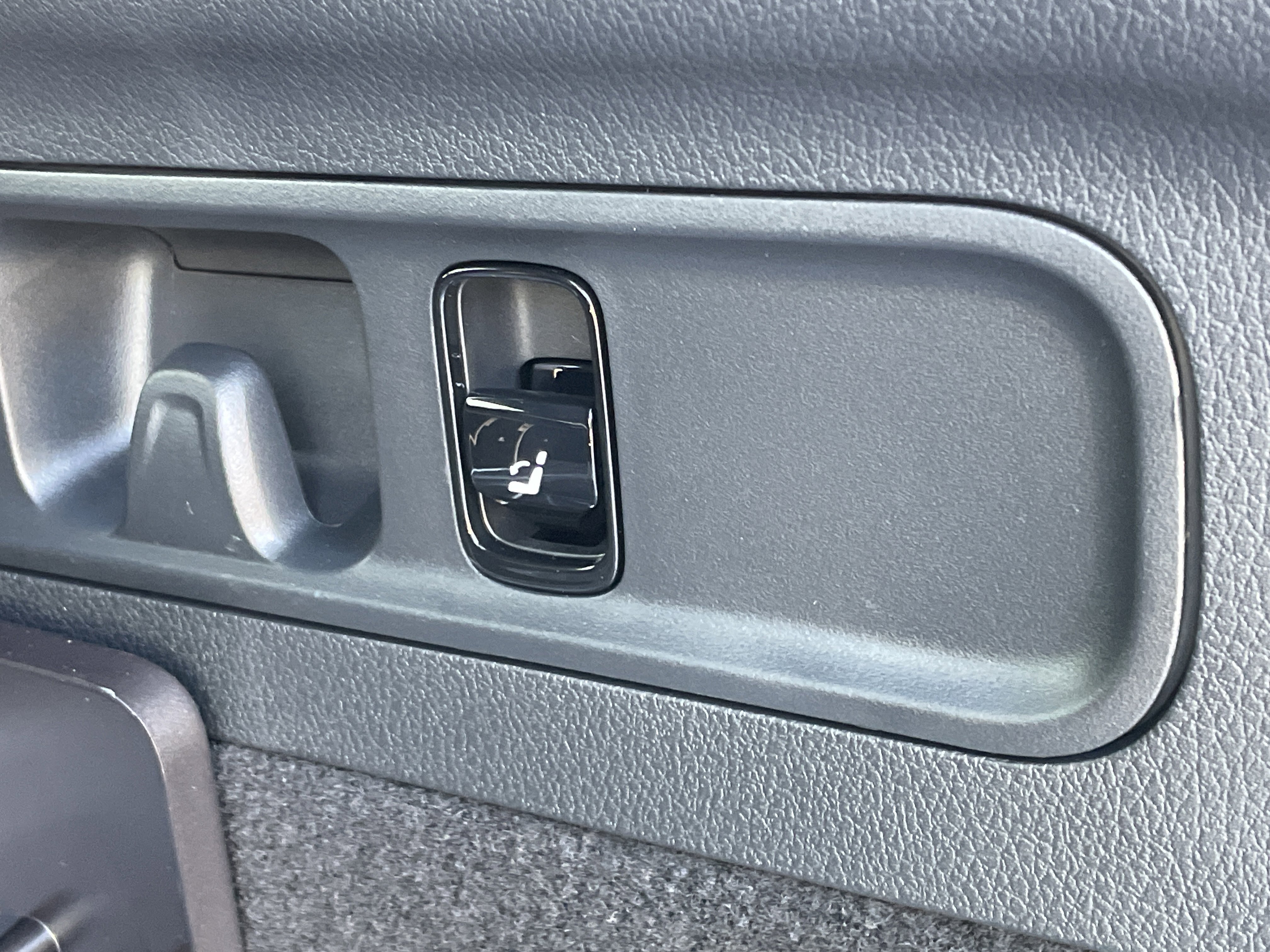 New 2026 Mercedes-Benz GLC 300 image 11