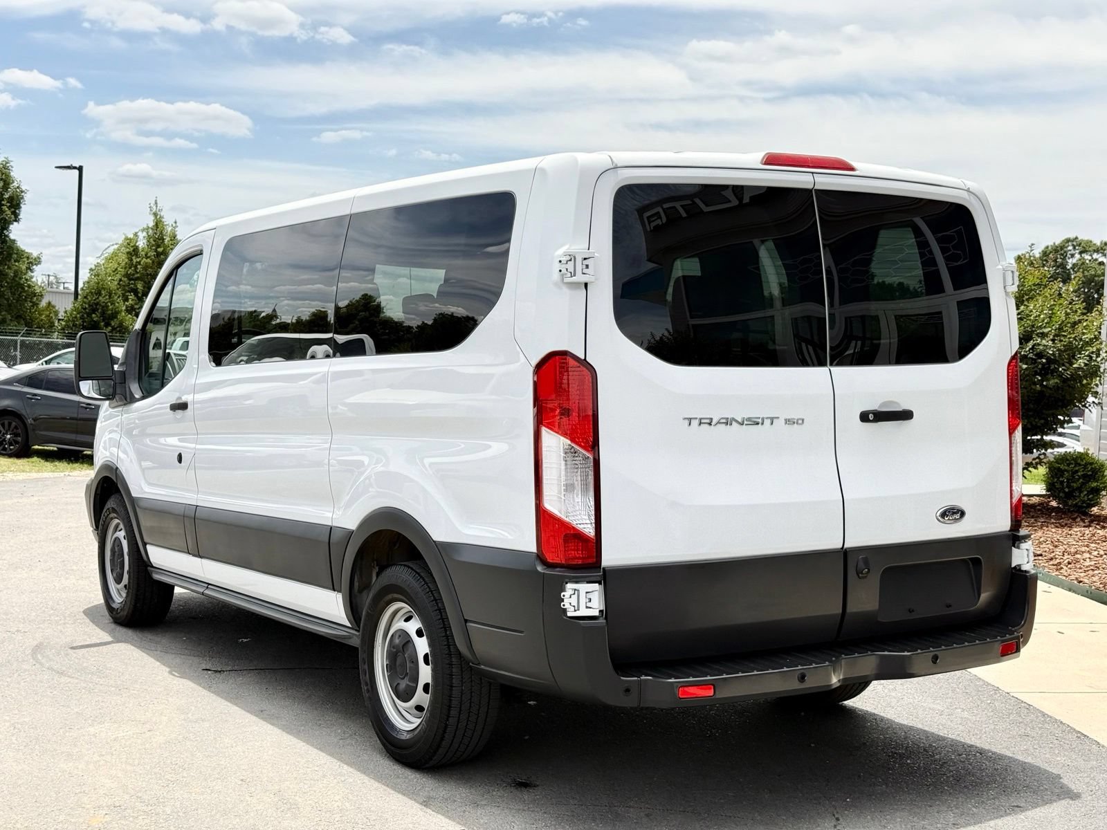 Used 2018 Ford Transit 150 XL RWD image 11