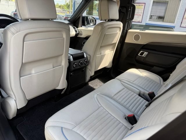 Used 2020 Land Rover Discovery HSE Luxury AWD/4WD image 11