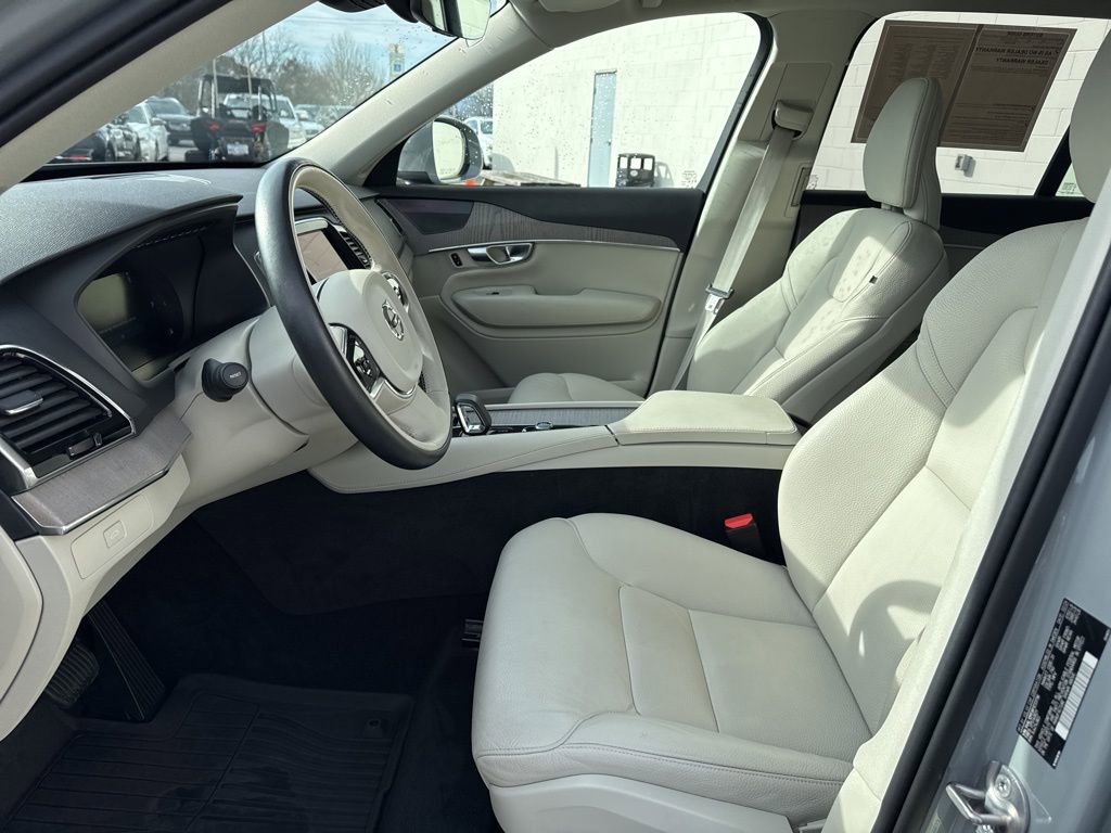 Used 2024 Volvo XC90 B5 Plus image 23