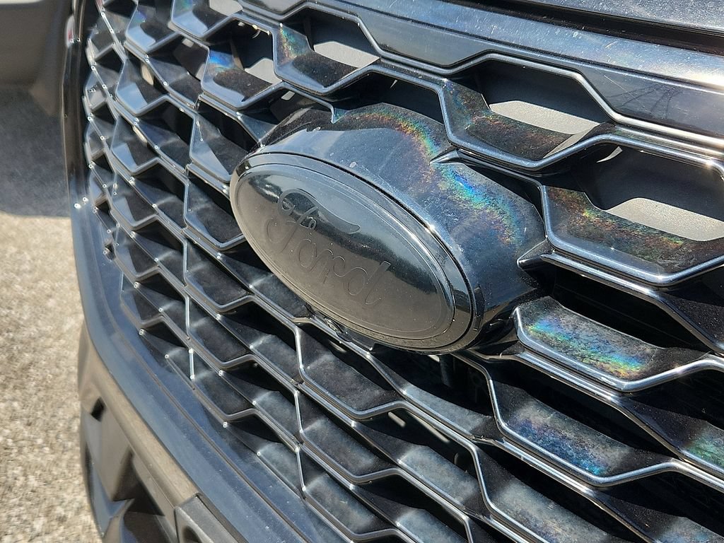 Used 2025 Ford Explorer ST AWD/4WD image 4