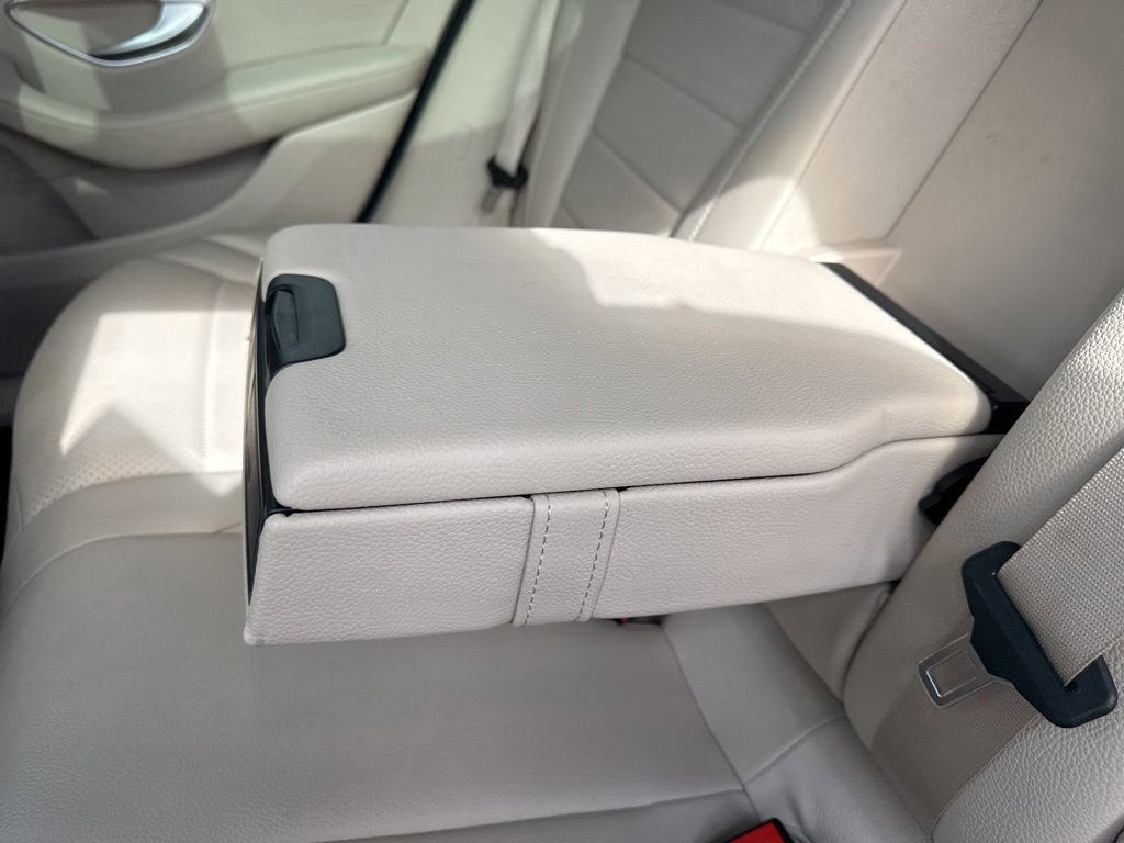Used 2021 Mercedes-Benz GLC 300 4MATIC image 15