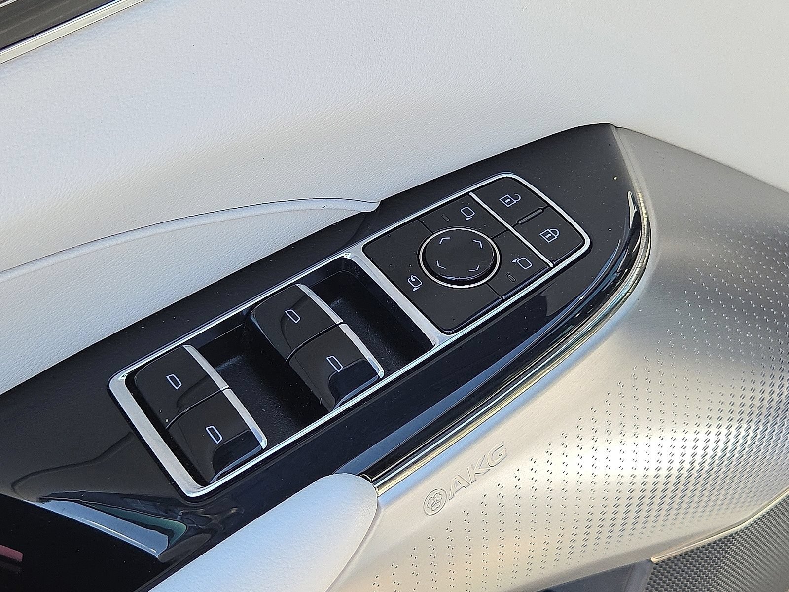 Used 2024 Cadillac Lyriq Sport AWD/4WD image 23