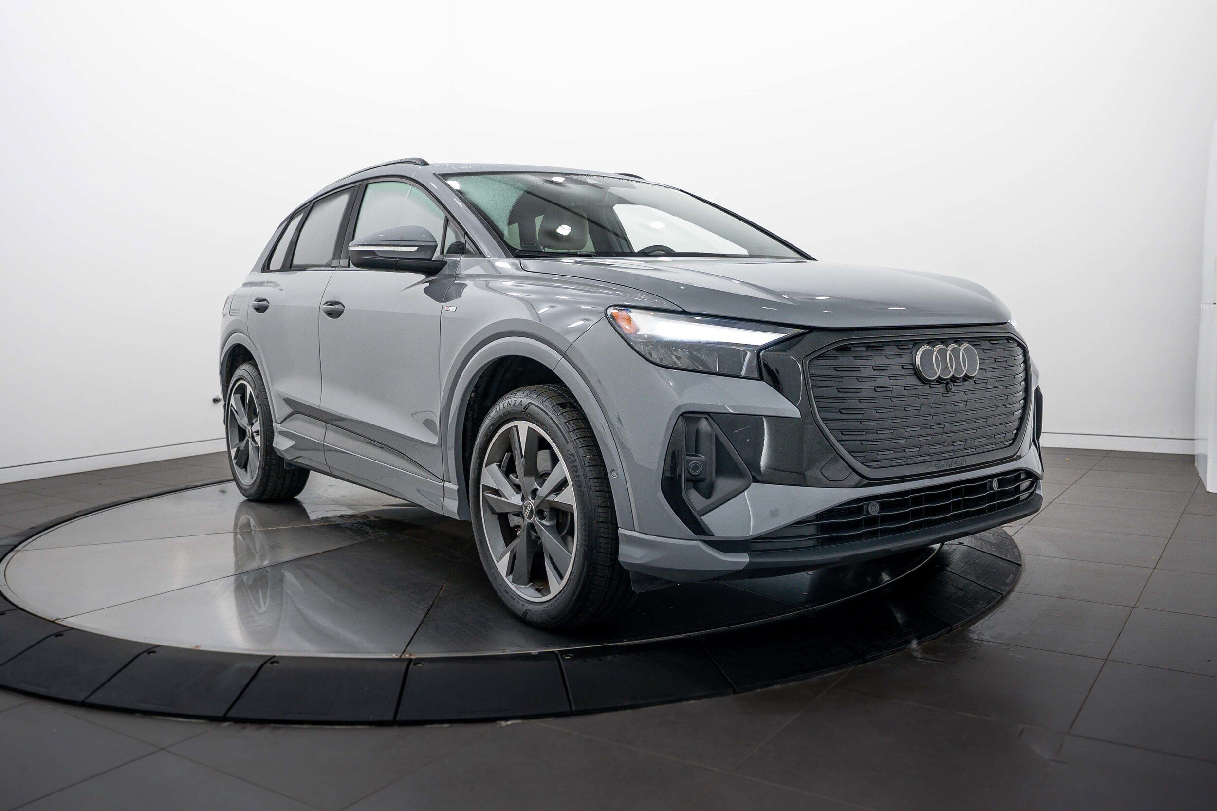 Certified 2024 Audi Q4 e-tron Premium Plus w/ Premium Plus AWD/4WD image 2