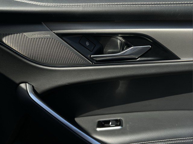 Used 2025 Jaguar F-PACE R-Dynamic S image 22