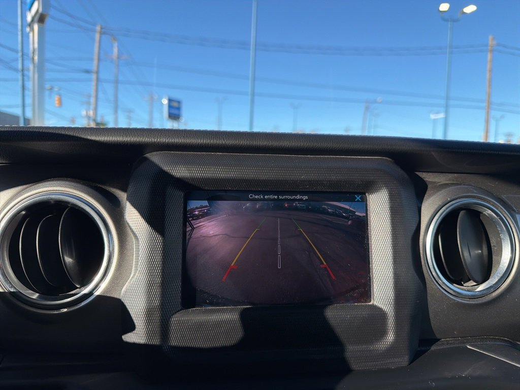 Used 2018 Jeep Wrangler Unlimited Sahara image 25