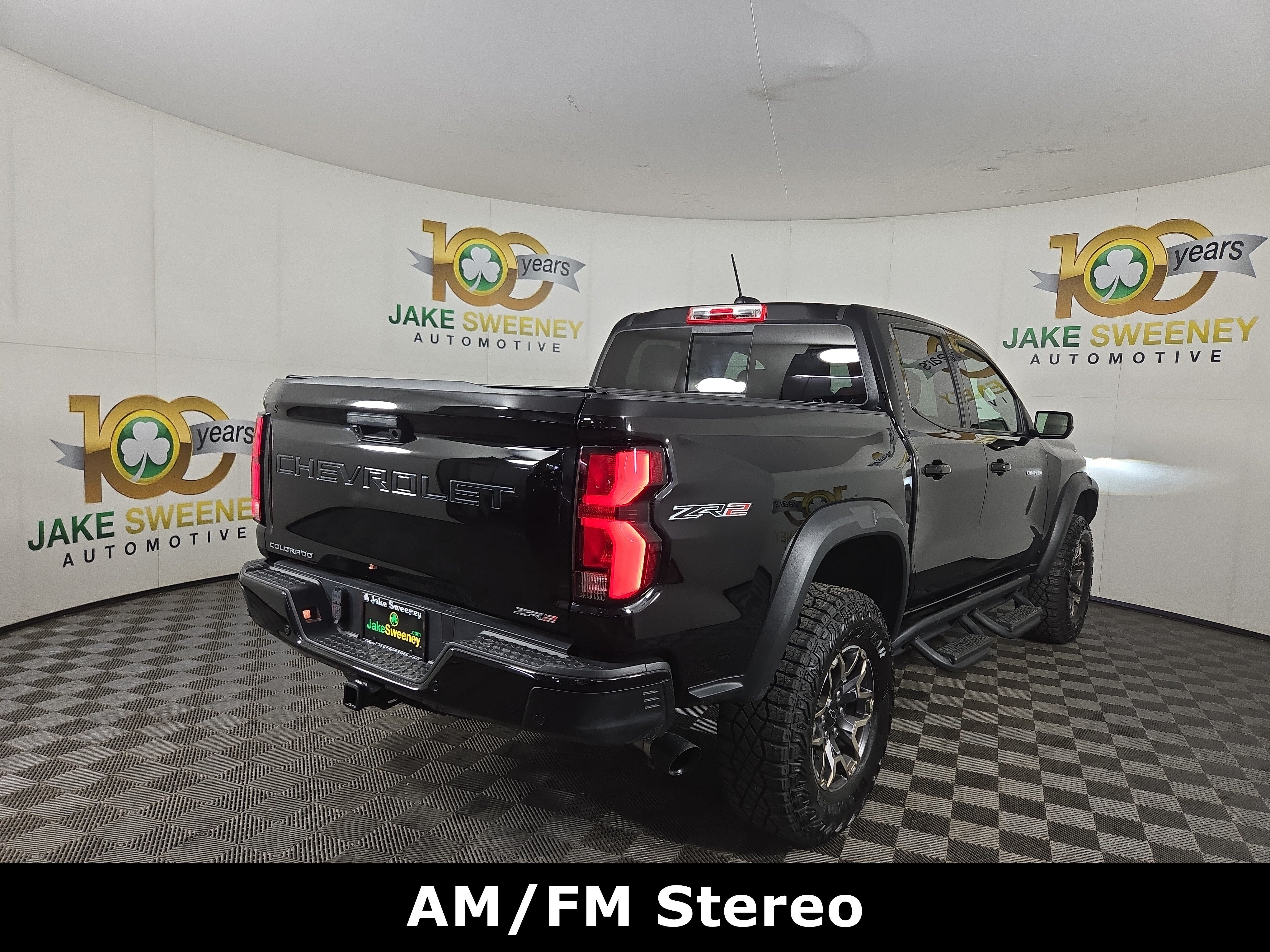 Used 2024 Chevrolet Colorado ZR2 w/ Safety Package AWD/4WD image 9