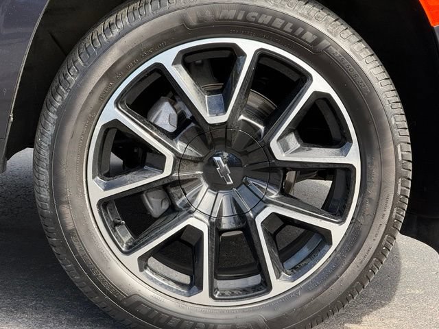 Used 2022 Chevrolet Tahoe RST w/ Luxury Package AWD/4WD image 9