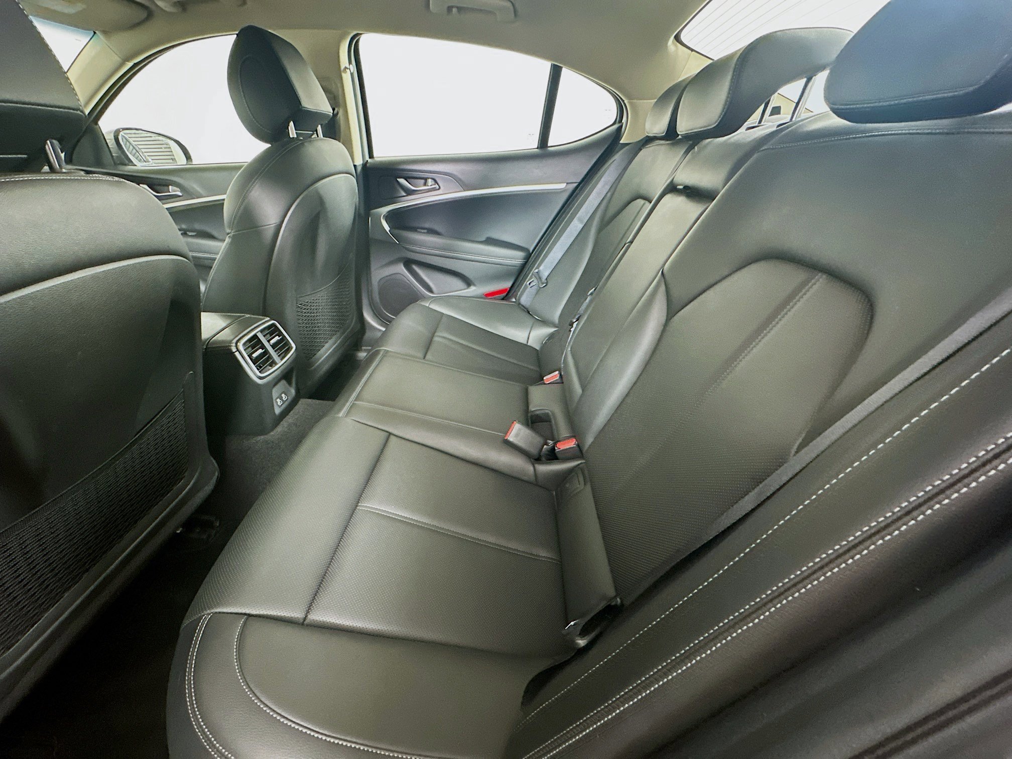 Used 2025 Genesis G70 2.5T AWD/4WD image 27