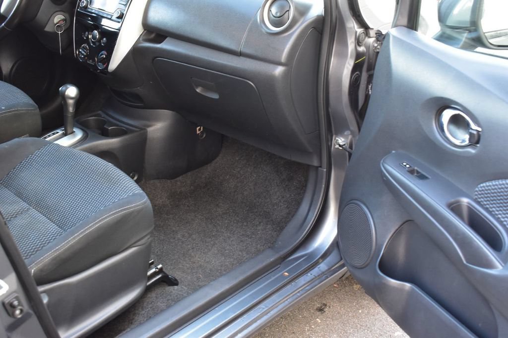 Used 2016 Nissan Versa Note SV FWD image 19