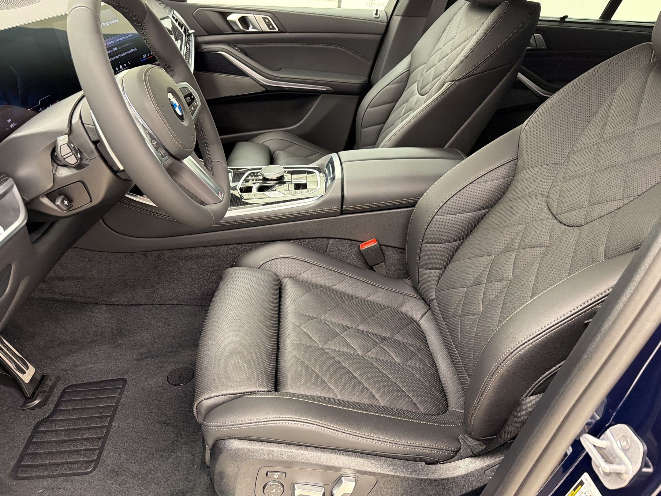 New 2026 BMW X5 xDrive40i w/ M Sport Package AWD/4WD image 5