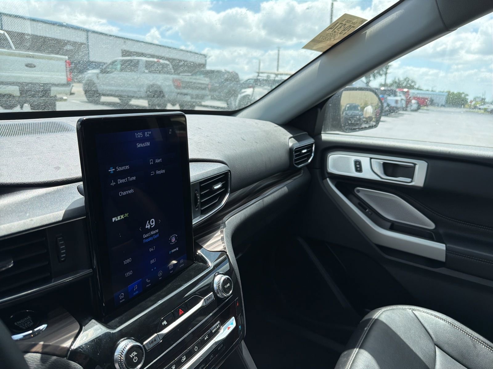 Used 2023 Ford Explorer Limited w/ Limited Technology Package image 21