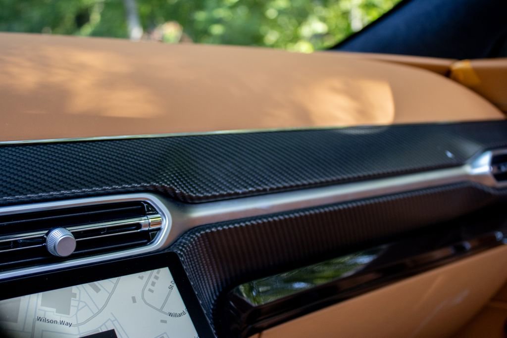 Used 2026 Aston Martin V8 Vantage Coupe image 19