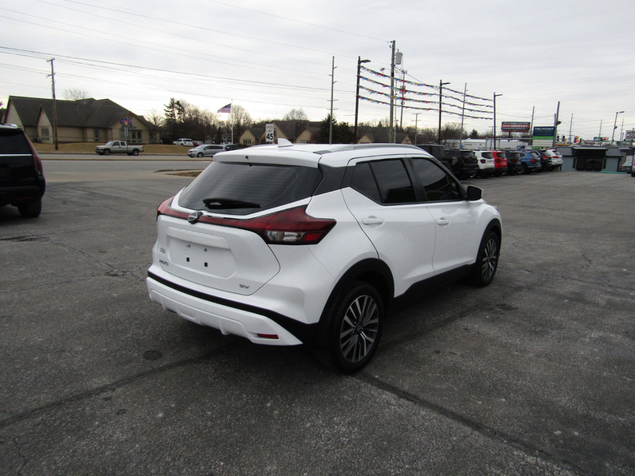 Used 2022 Nissan Kicks SV image 7