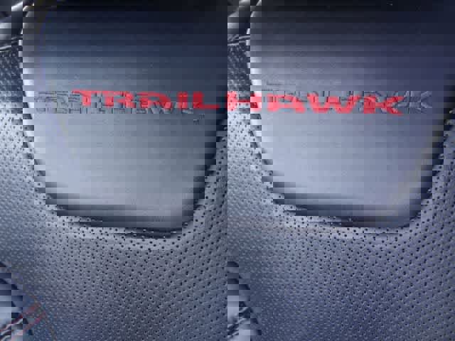 Used 2017 Jeep Cherokee Trailhawk image 20