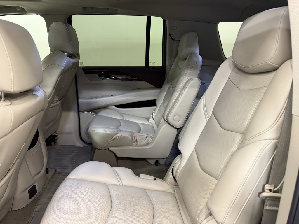 Used 2017 Cadillac Escalade ESV Premium Luxury AWD/4WD image 12