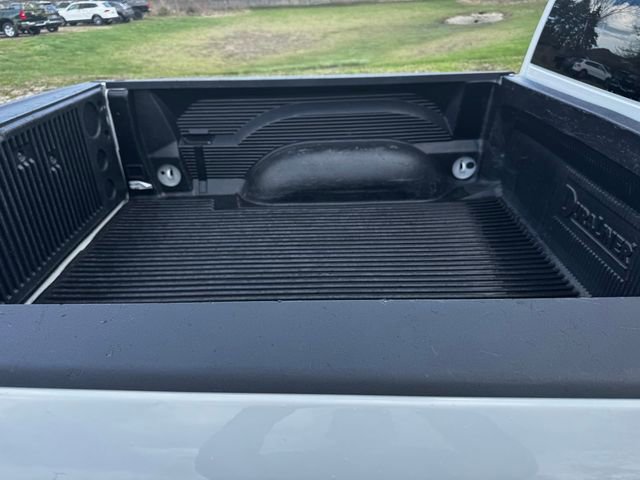 Used 2023 RAM 1500 Classic SLT w/ Protection Group AWD/4WD image 17