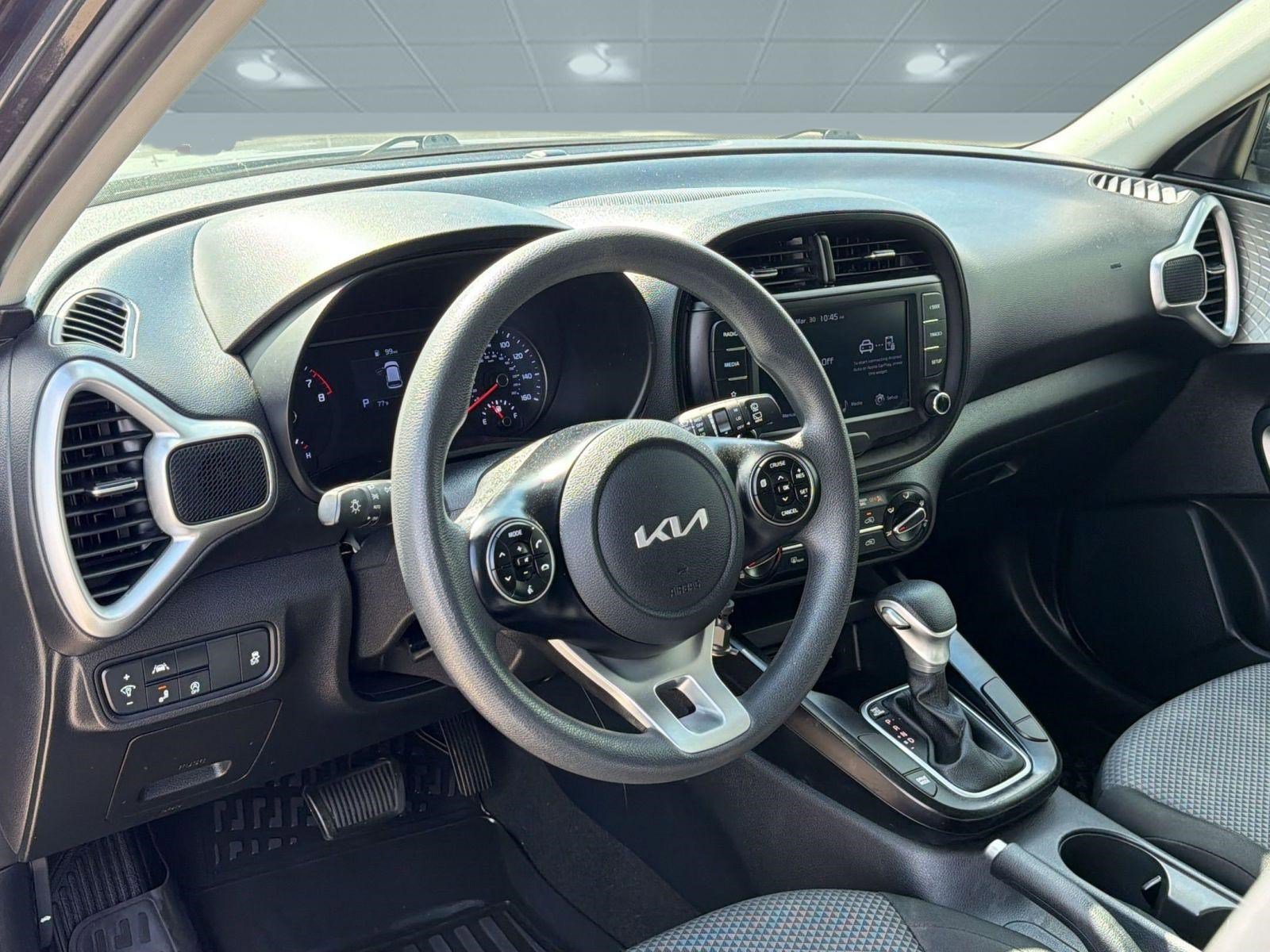 Used 2022 Kia Soul LX w/ Technology Package image 4