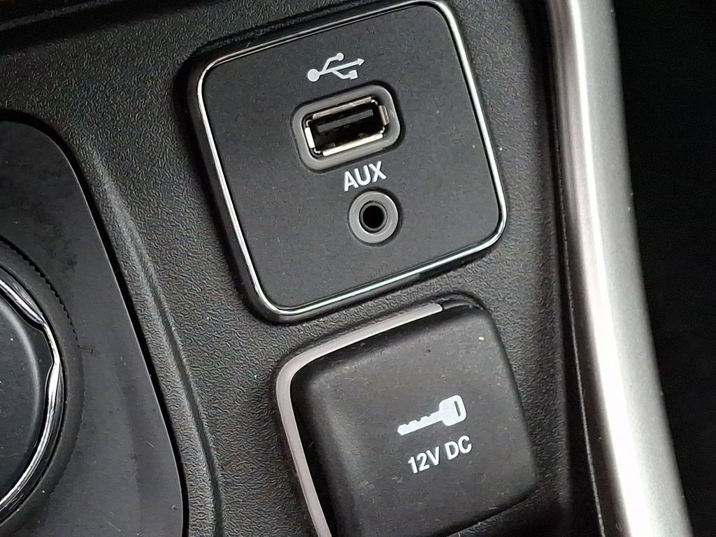 Used 2018 Jeep Compass Latitude AWD/4WD image 22