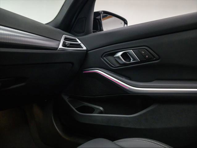 Used 2025 BMW M340i w/ Shadowloine Package image 30