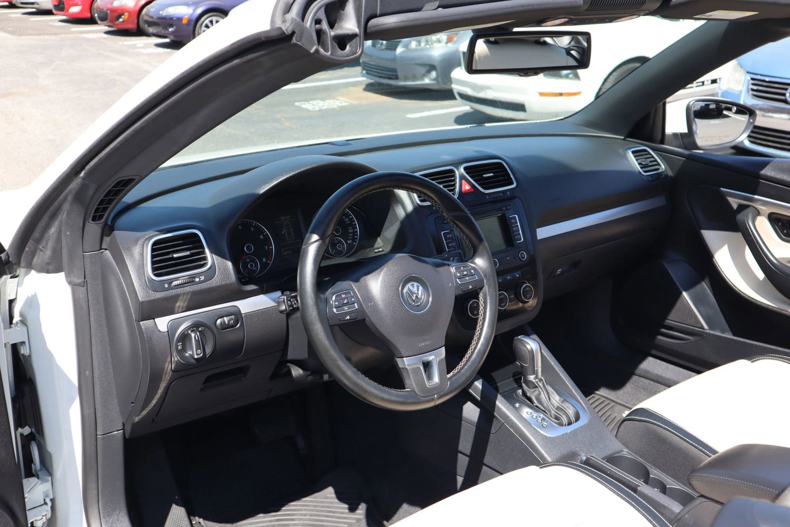 Used 2015 Volkswagen Eos Executive FWD image 8