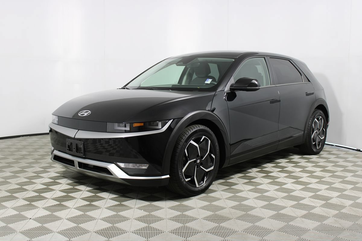 Used 2024 Hyundai Ioniq 5 SE RWD image 3