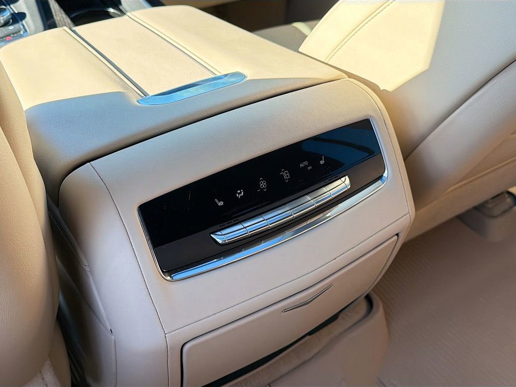 Used 2022 Cadillac Escalade ESV Premium Luxury image 27