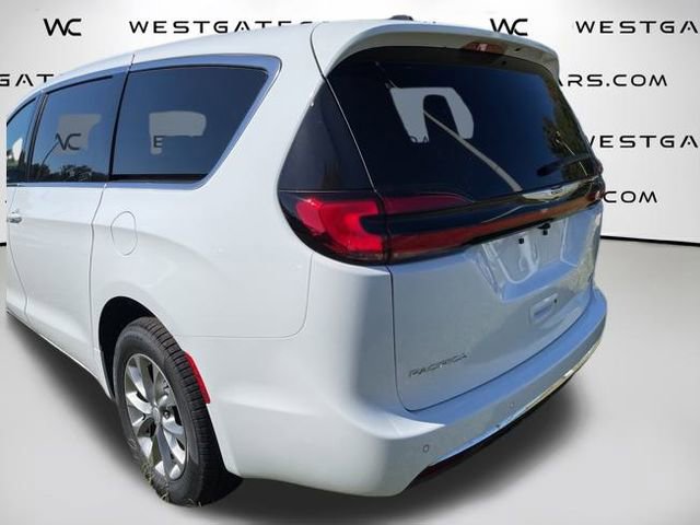 New 2026 Chrysler Pacifica Select image 8