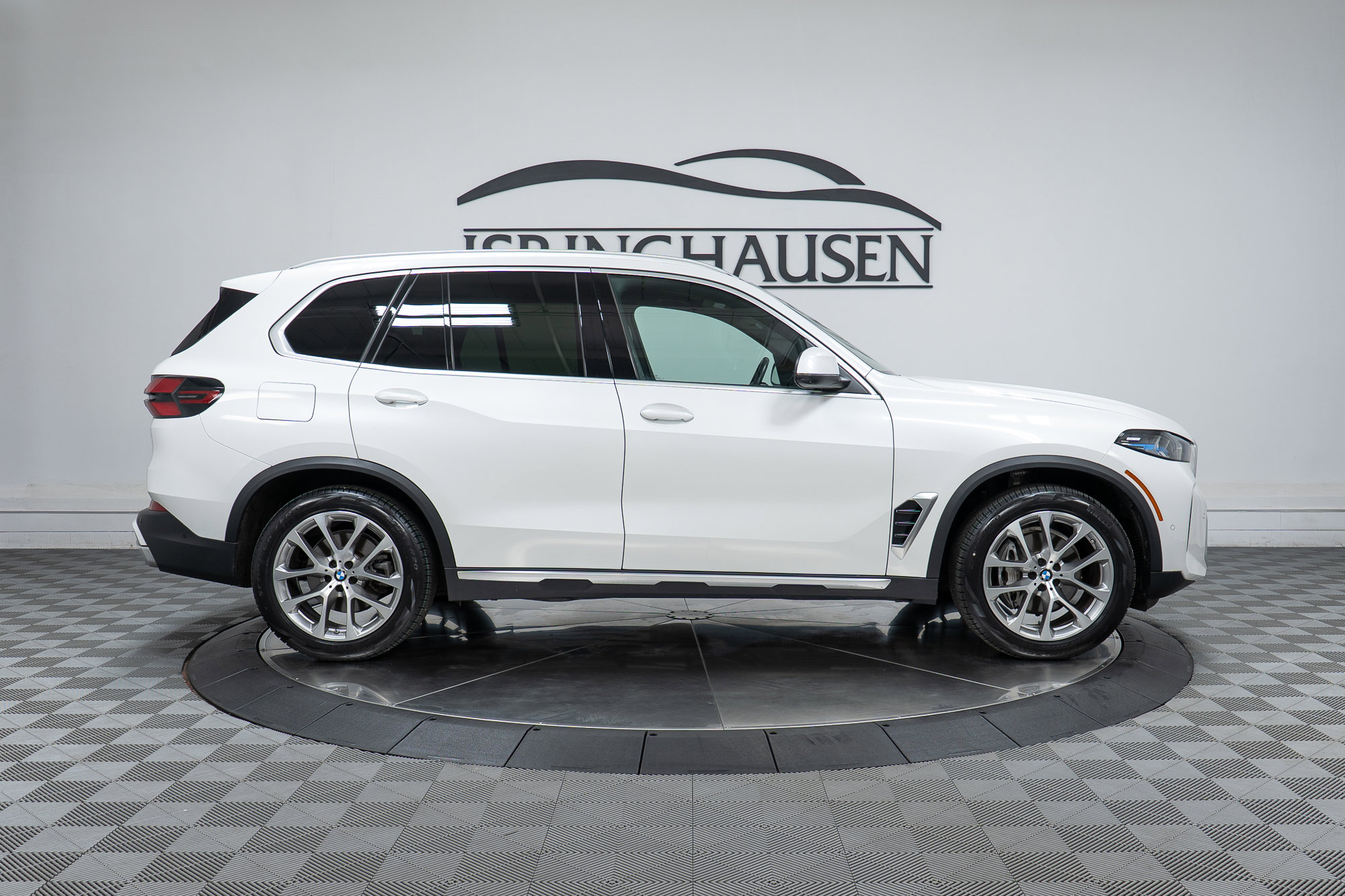 Certified 2024 BMW X5 xDrive40i w/ Premium Package AWD/4WD image 4