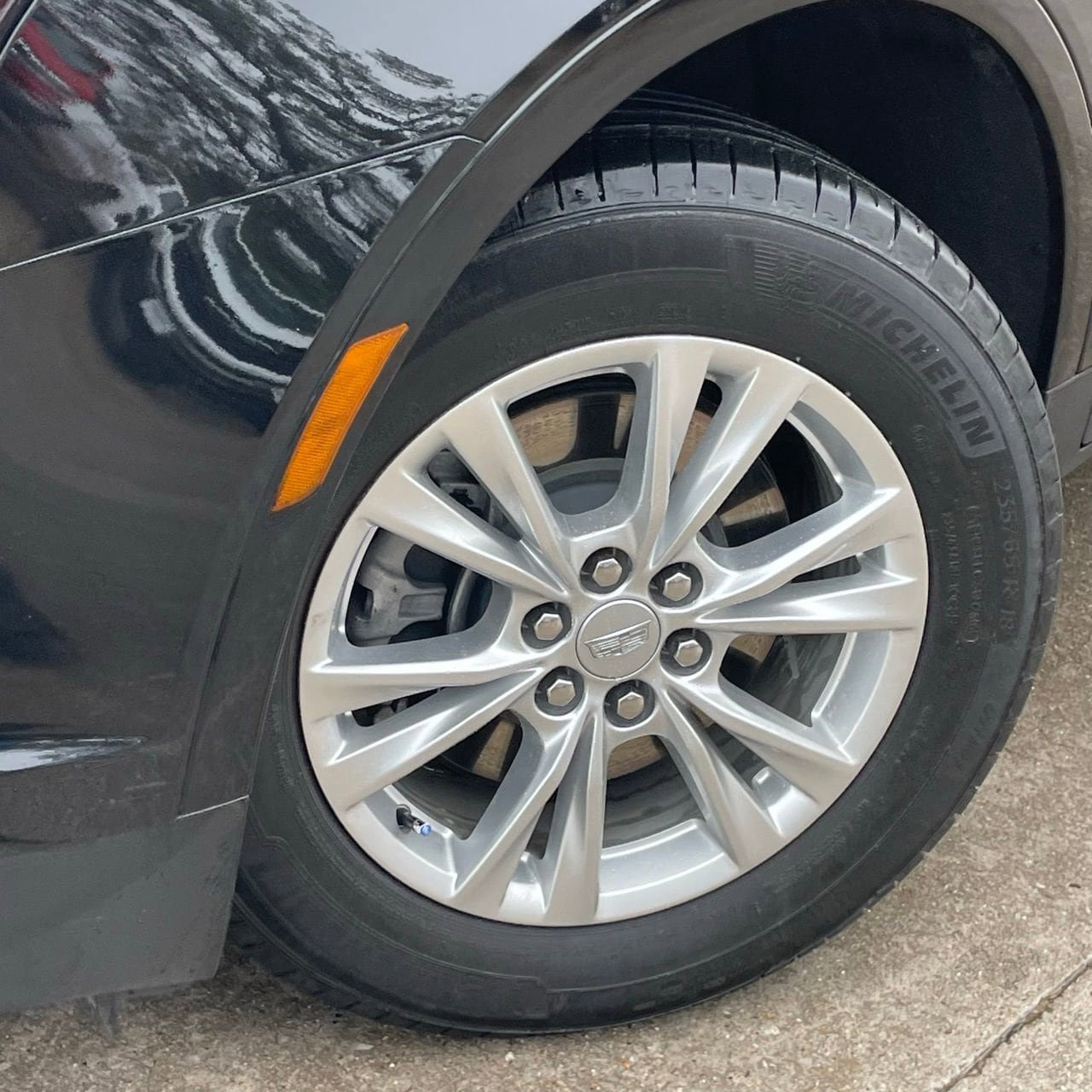 Used 2024 Cadillac XT5 Luxury w/ LPO, Floor Liner Package FWD image 8