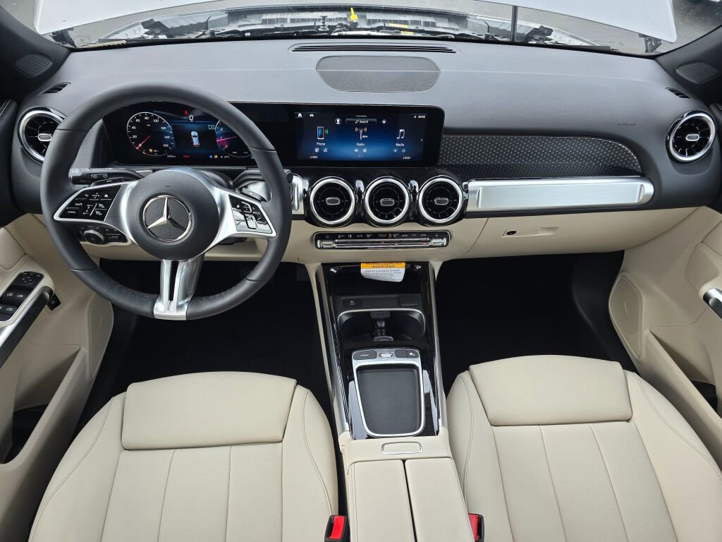 New 2026 Mercedes-Benz GLB 250 4MATIC image 17