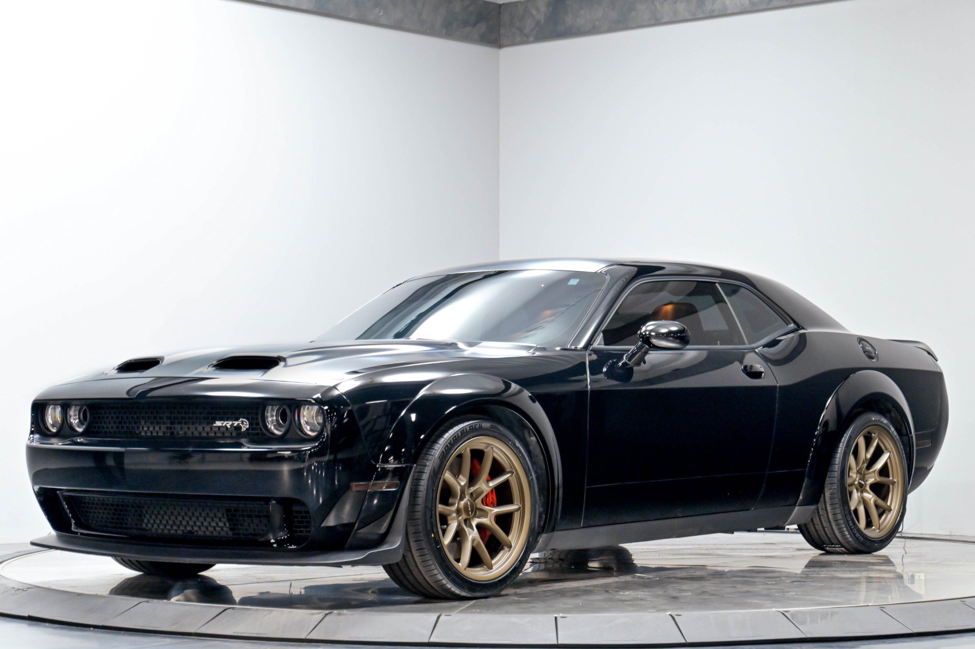 Used 2023 Dodge Challenger SRT Hellcat RWD image 2
