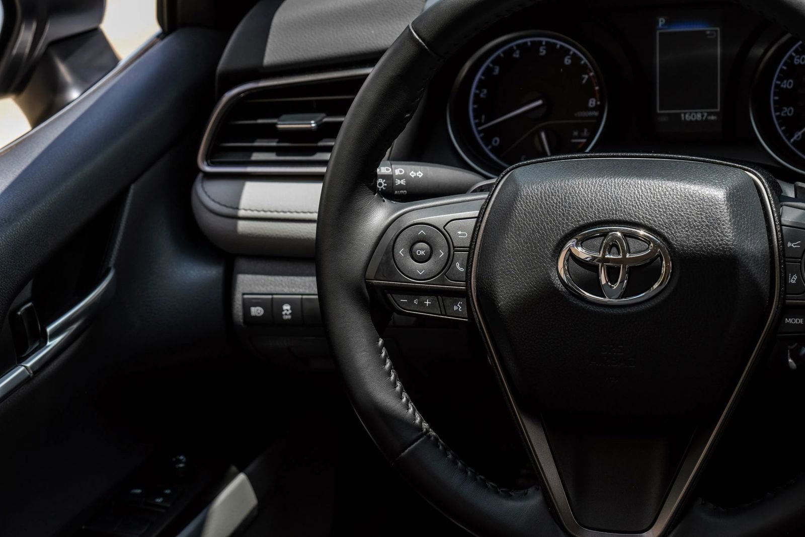 Used 2023 Toyota Camry SE FWD image 20