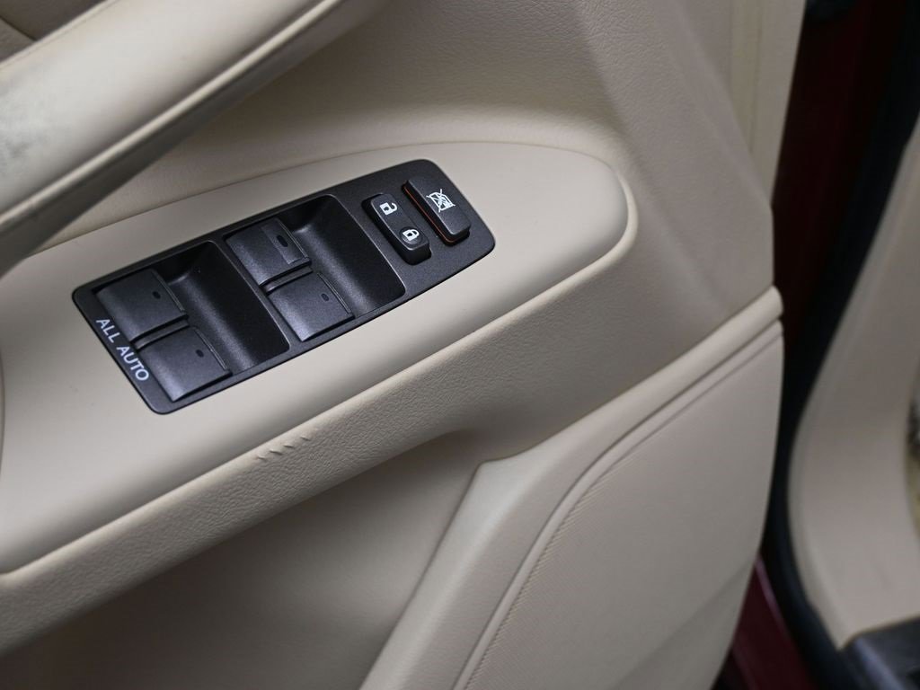 Used 2011 Lexus LX 570 4WD image 22