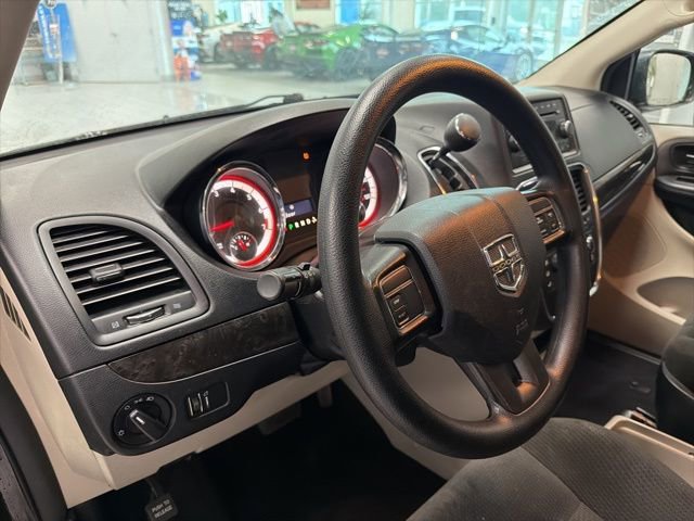 Used 2016 Dodge Grand Caravan SE w/ Quick Order Package 29E SE FWD image 14