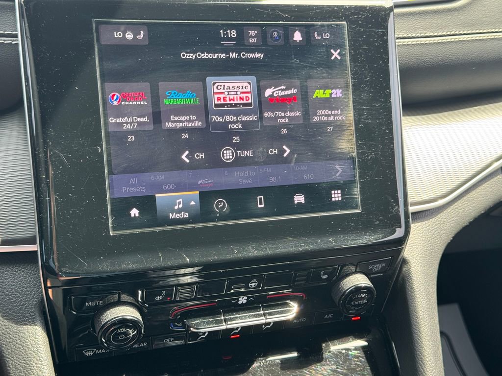 Used 2023 Jeep Grand Cherokee L Laredo AWD/4WD image 26