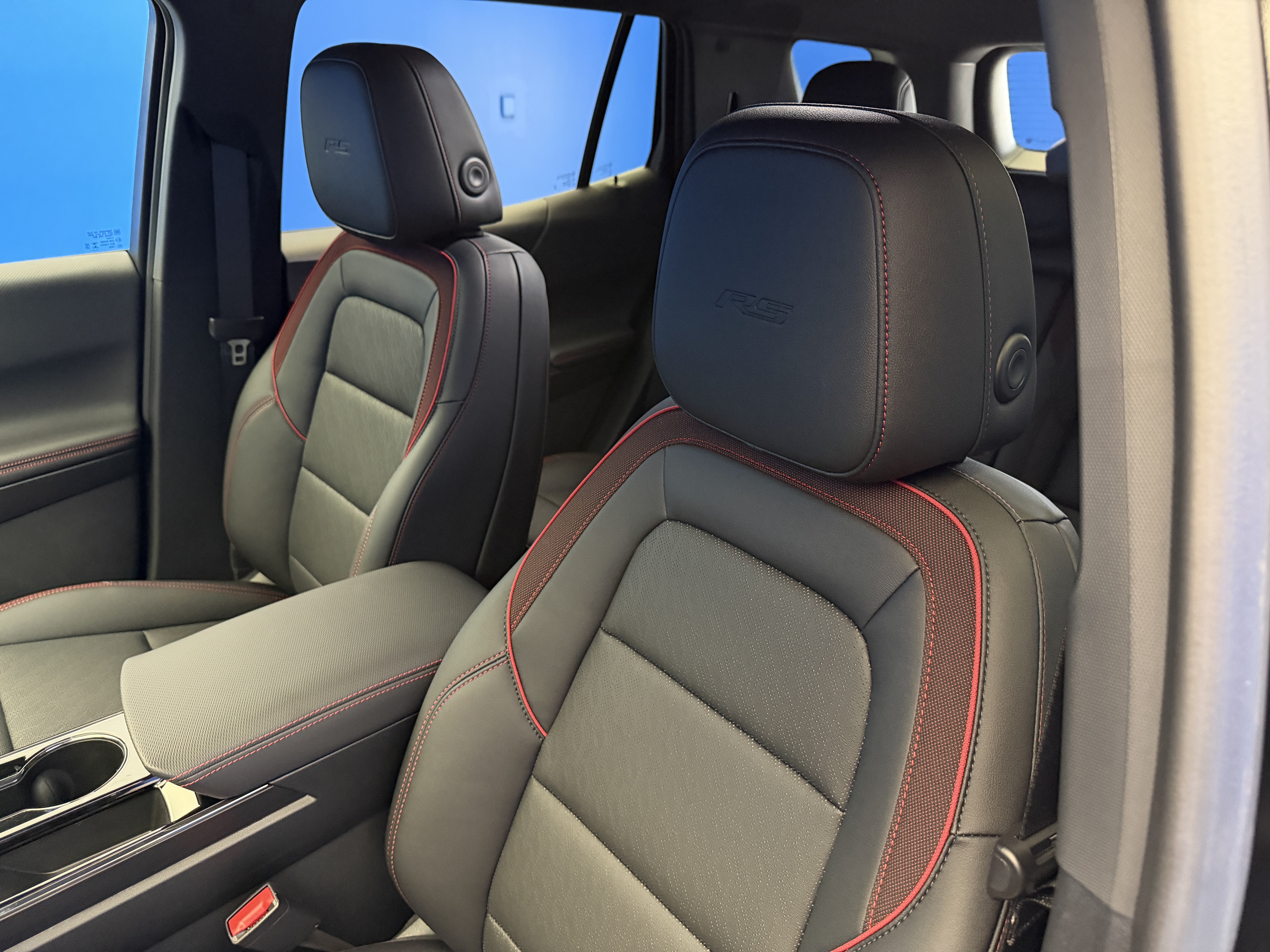 New 2027 Chevrolet Equinox RS w/ Safety and Technology Package AWD/4WD image 12