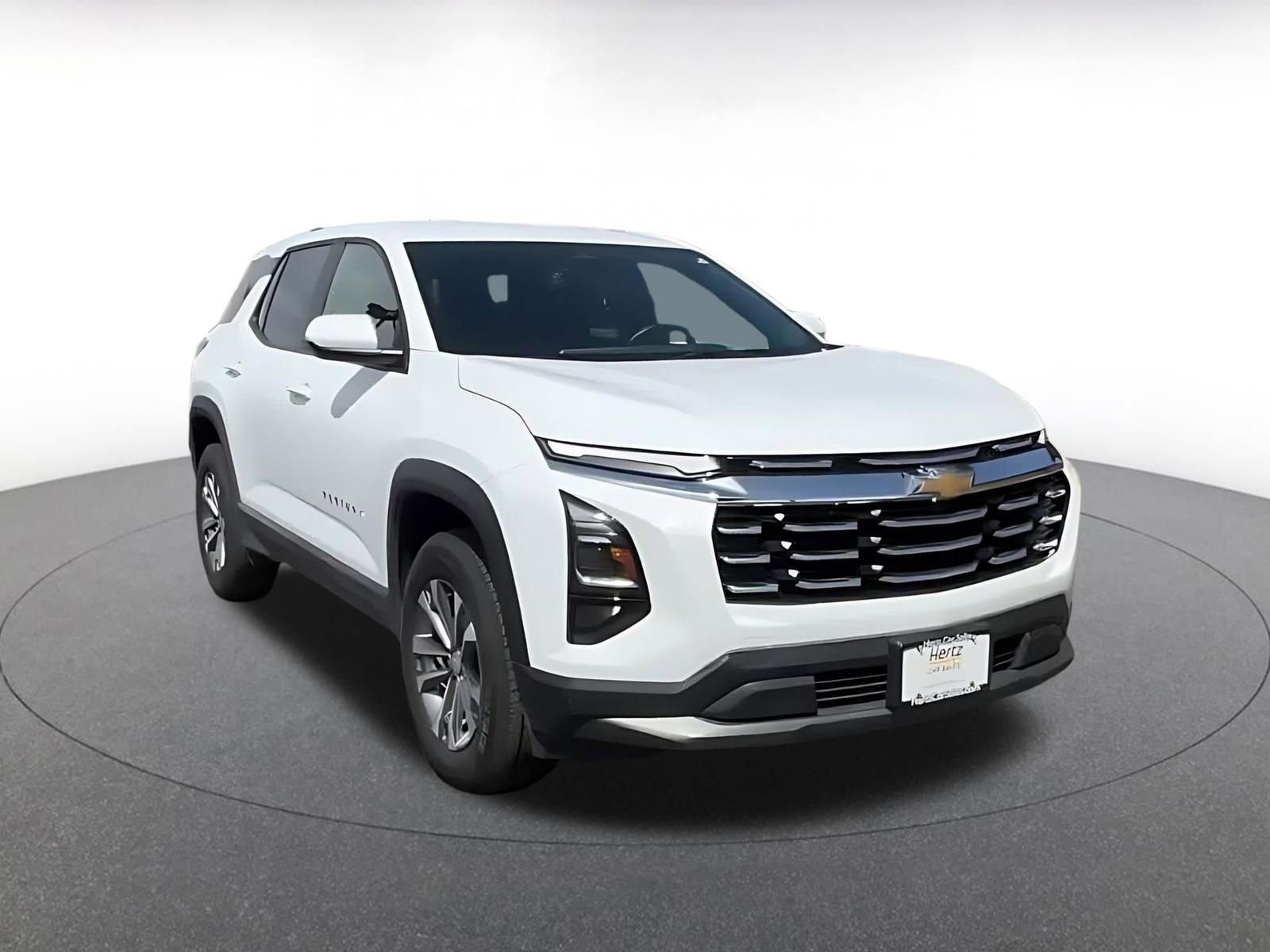 Used 2025 Chevrolet Equinox LT FWD image 3