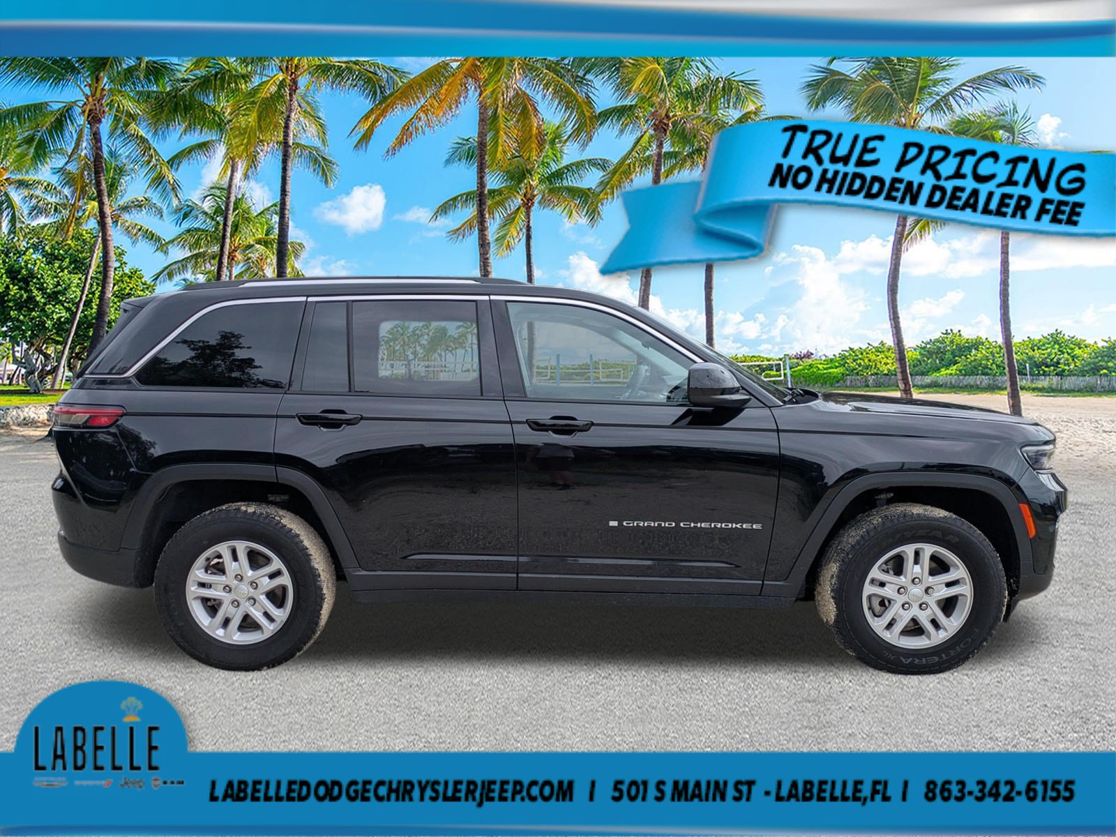 Used 2023 Jeep Grand Cherokee Laredo AWD/4WD image 3