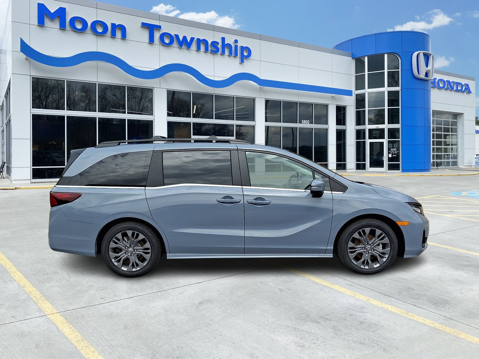 New 2026 Honda Odyssey Touring image 7