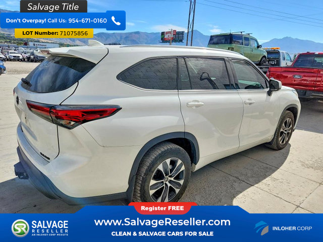 Used 2021 Toyota Highlander XLE AWD/4WD image 4