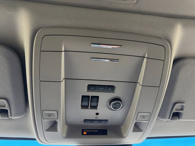 Used 2018 Chevrolet Suburban Premier image 16