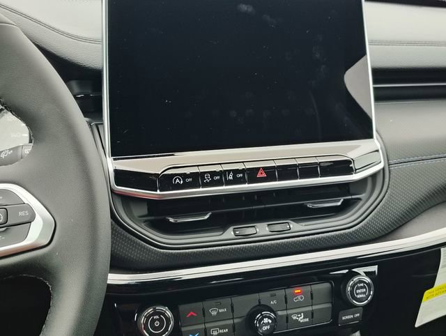 New 2026 Jeep Compass Latitude image 22