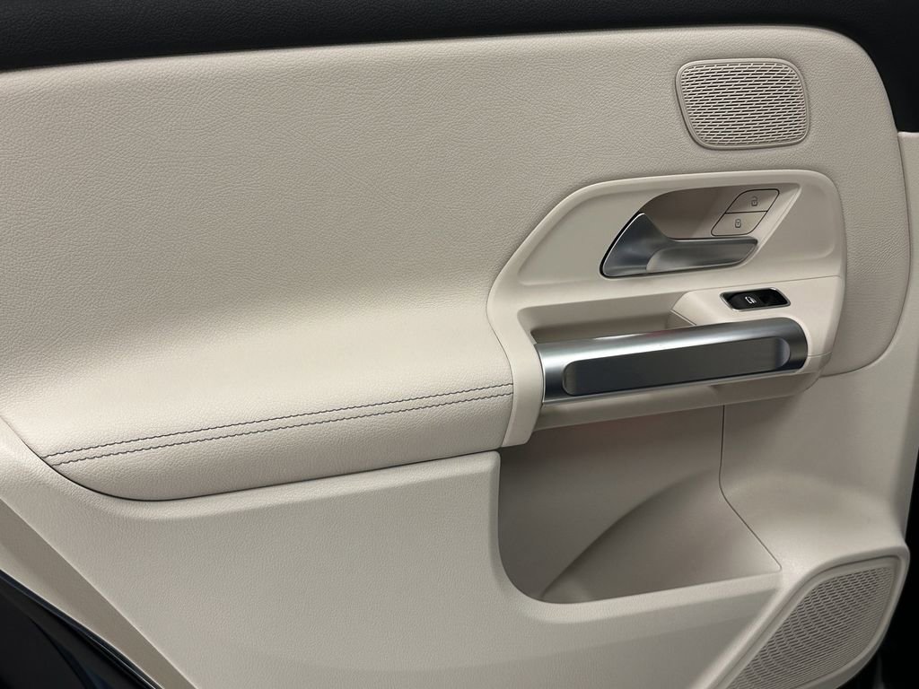 Certified 2023 Mercedes-Benz EQB 300 4MATIC image 23