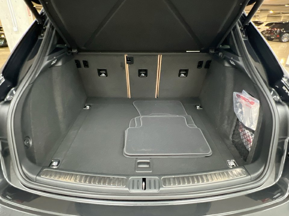 New 2026 Porsche Macan AWD/4WD image 28