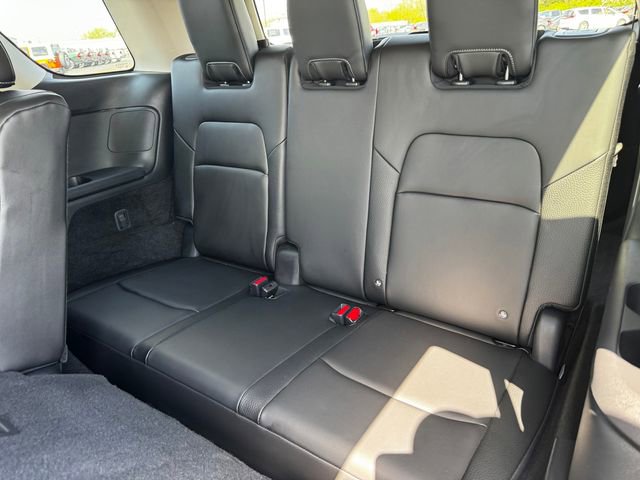 Used 2025 Nissan Pathfinder SL AWD/4WD image 22