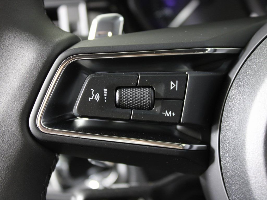 Certified 2026 Porsche Macan AWD/4WD image 22