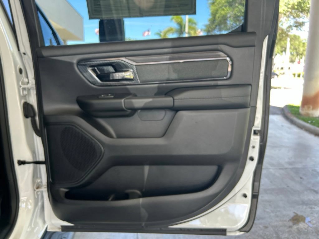 Used 2023 RAM 1500 Big Horn AWD/4WD image 32